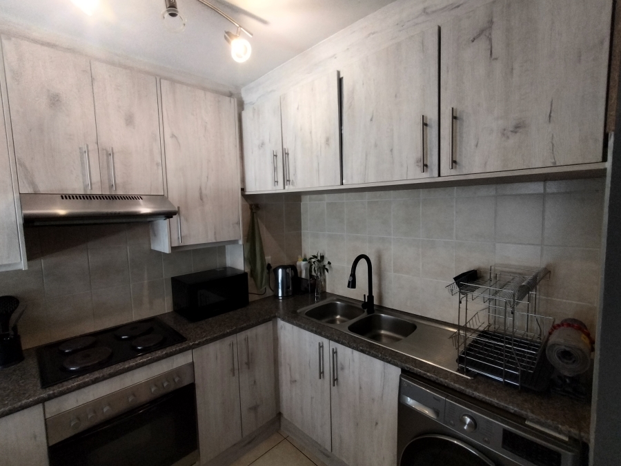 To Let 1 Bedroom Property for Rent in Silver Oaks Western Cape